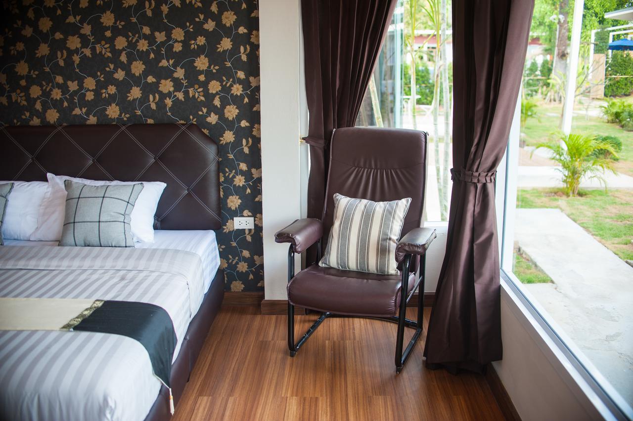 Bluemoon Riverside Phibun Mangsahan Экстерьер фото